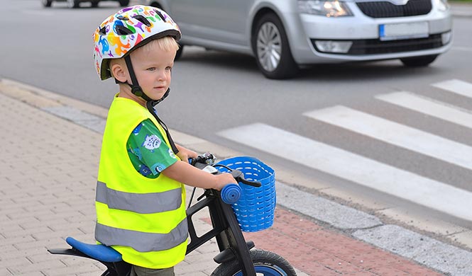 Warnweste für Kinder im Straßenverkehr